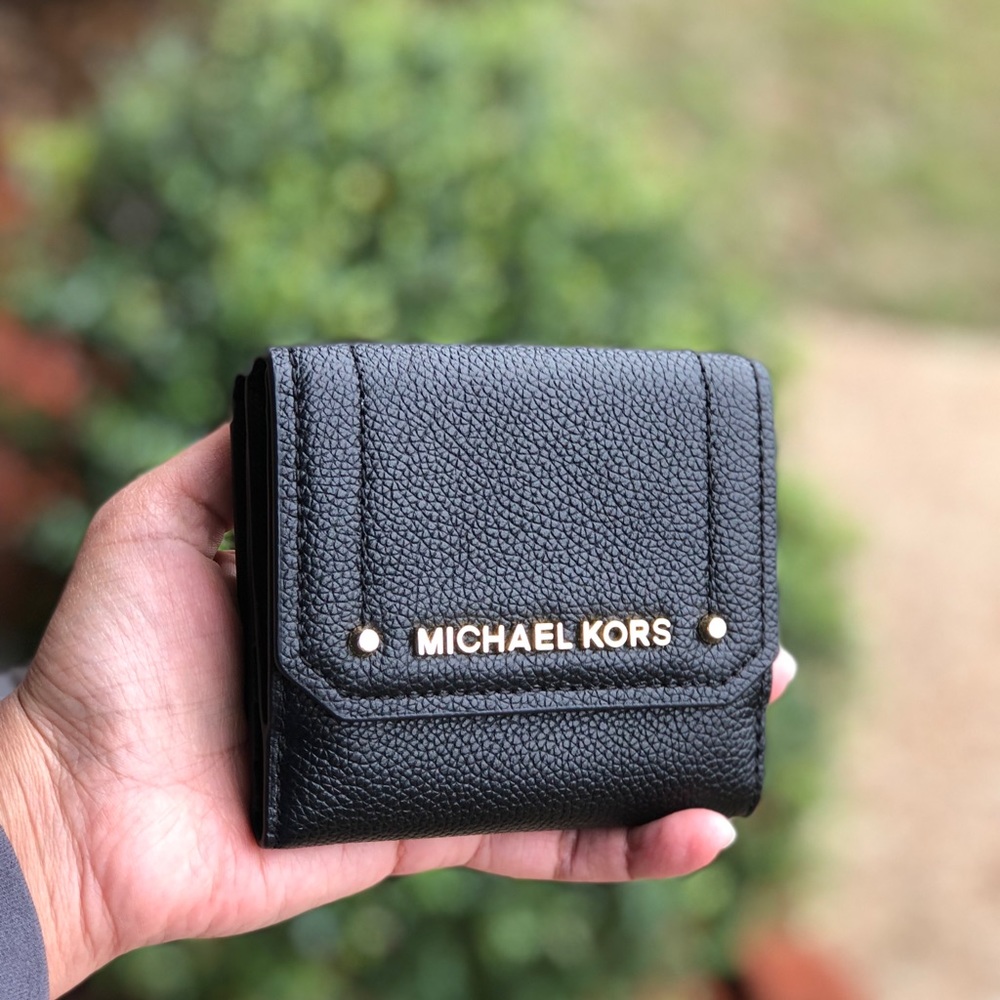 Michael Kors HAYES Leather Medium Trifold  Wallet